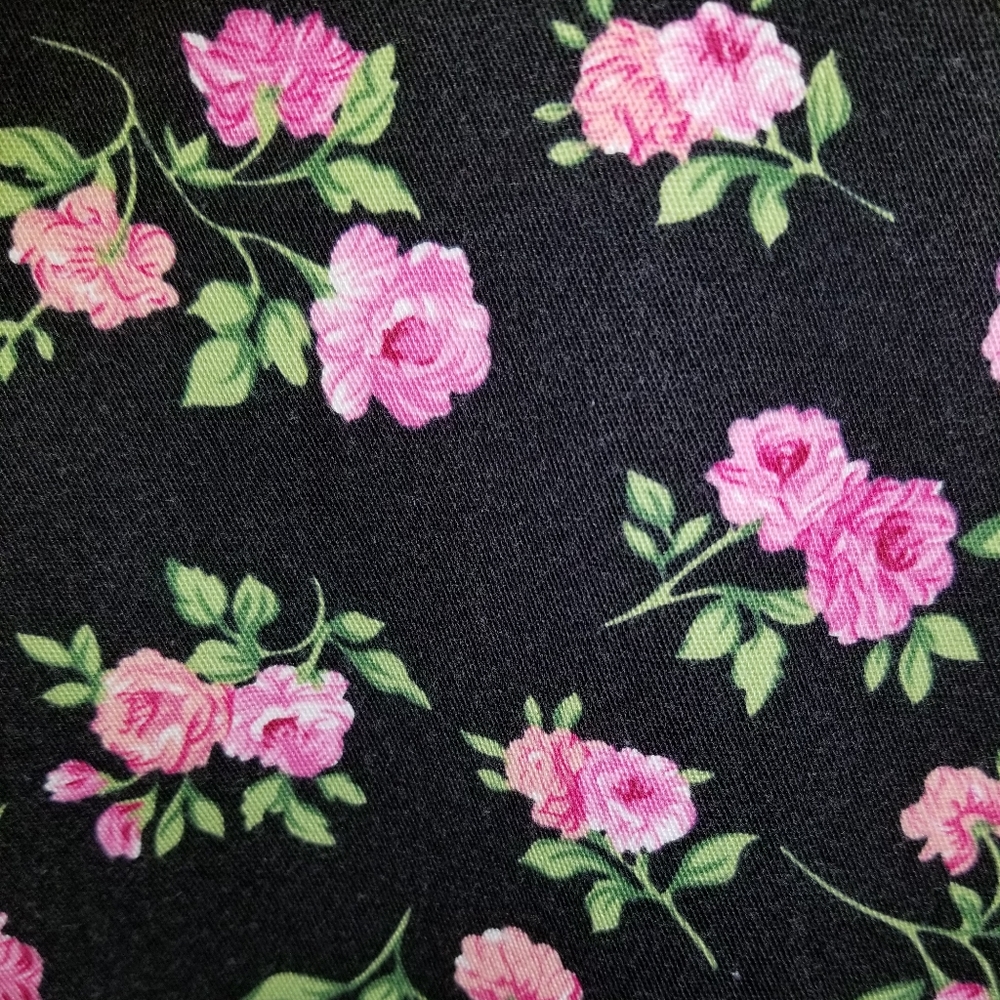 Skirt 🌸🌹Pink Roses🌹🌸 Size S - Picture 2 of 7